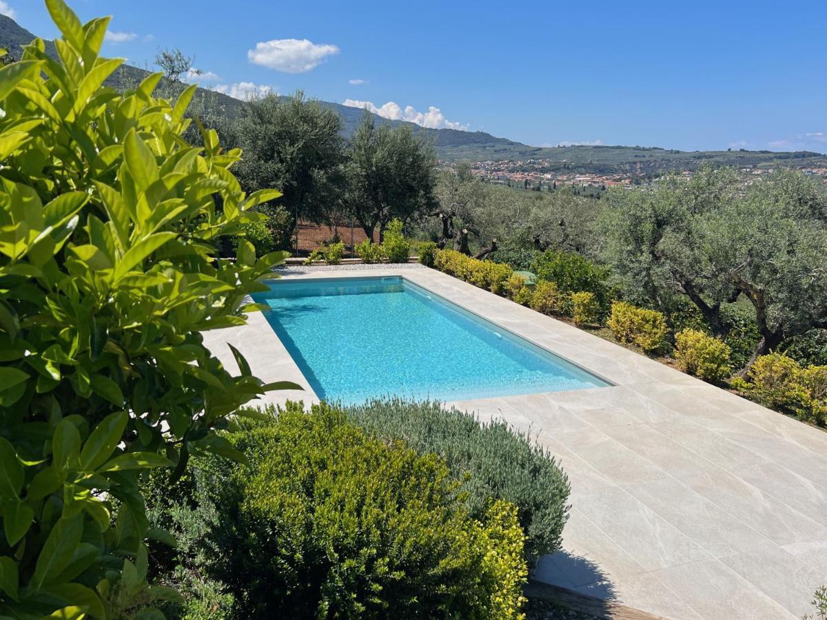 Ampelos Hillside Villa 아크라타 외부 사진